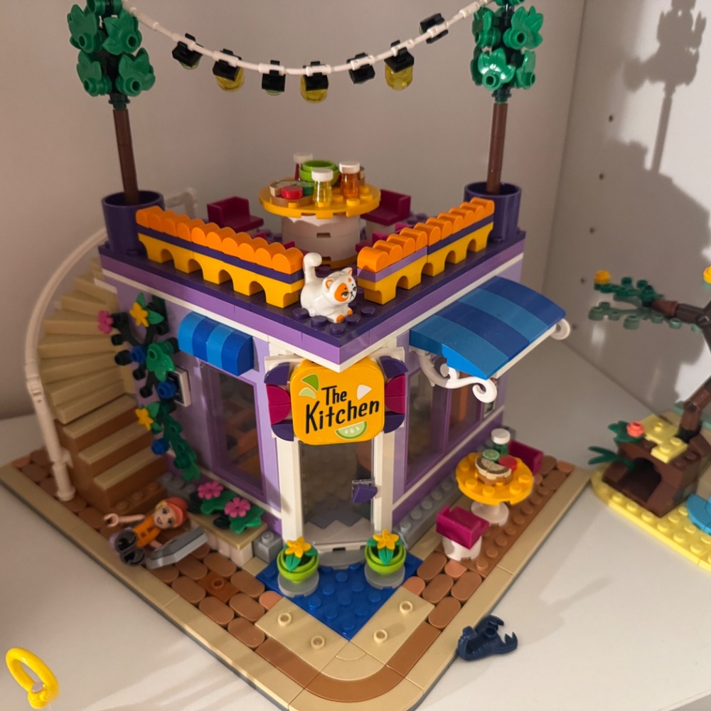 Multiple Lego sets - Picture 3 of 8